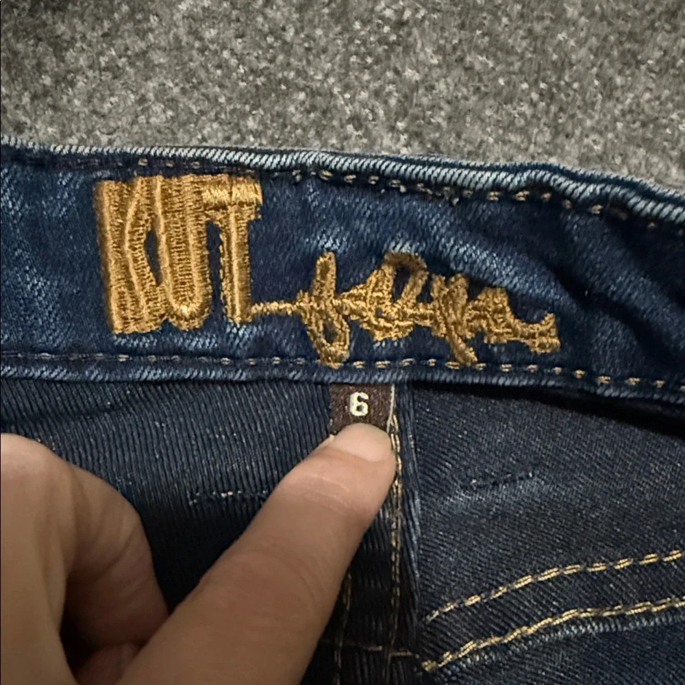 👖 **KUT from the Kloth Women’s Size 6 TLI Cut Jeans – Dark Wash** 👖 - Picture 7 of 13